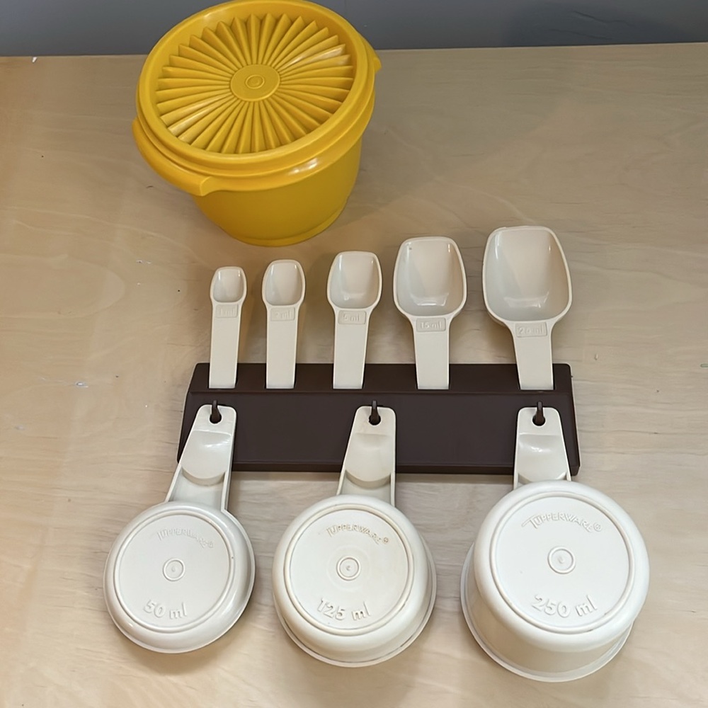 Vintage Tupperware Beige Measuring Cups and Spoons Set with Brown Rack